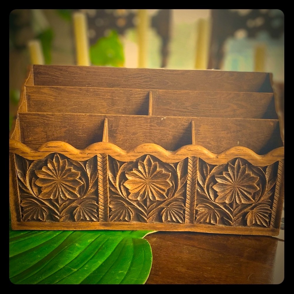 😎 Vntg MCM Faux Carved Wood Resin Desk Organizer